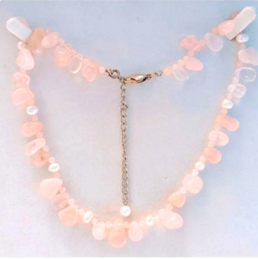 👋 FINAL MARKDOWN CLOSET CLOSING Spring pale pink Lght Pink Rose Quartz Necklace